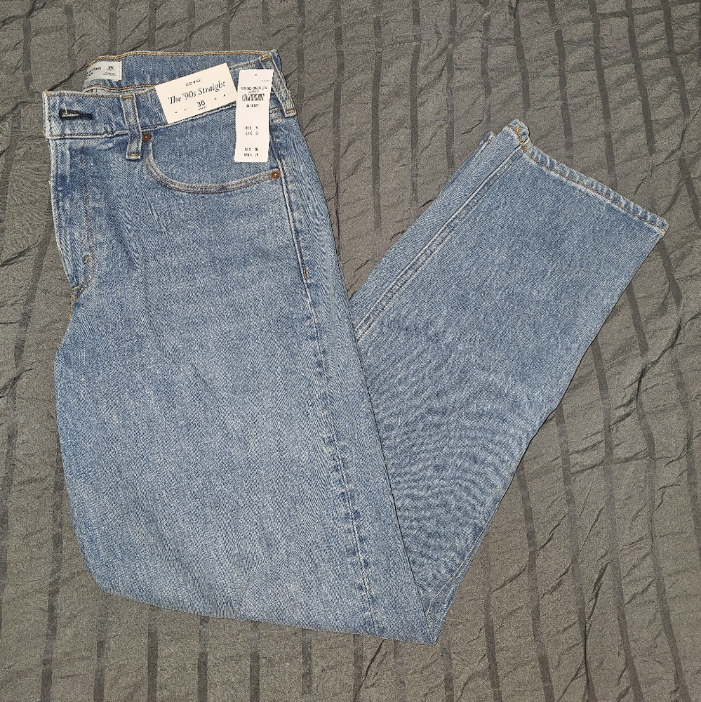 Abercrombie Mid-Rise 90s Straight Jeans – Medium Tint